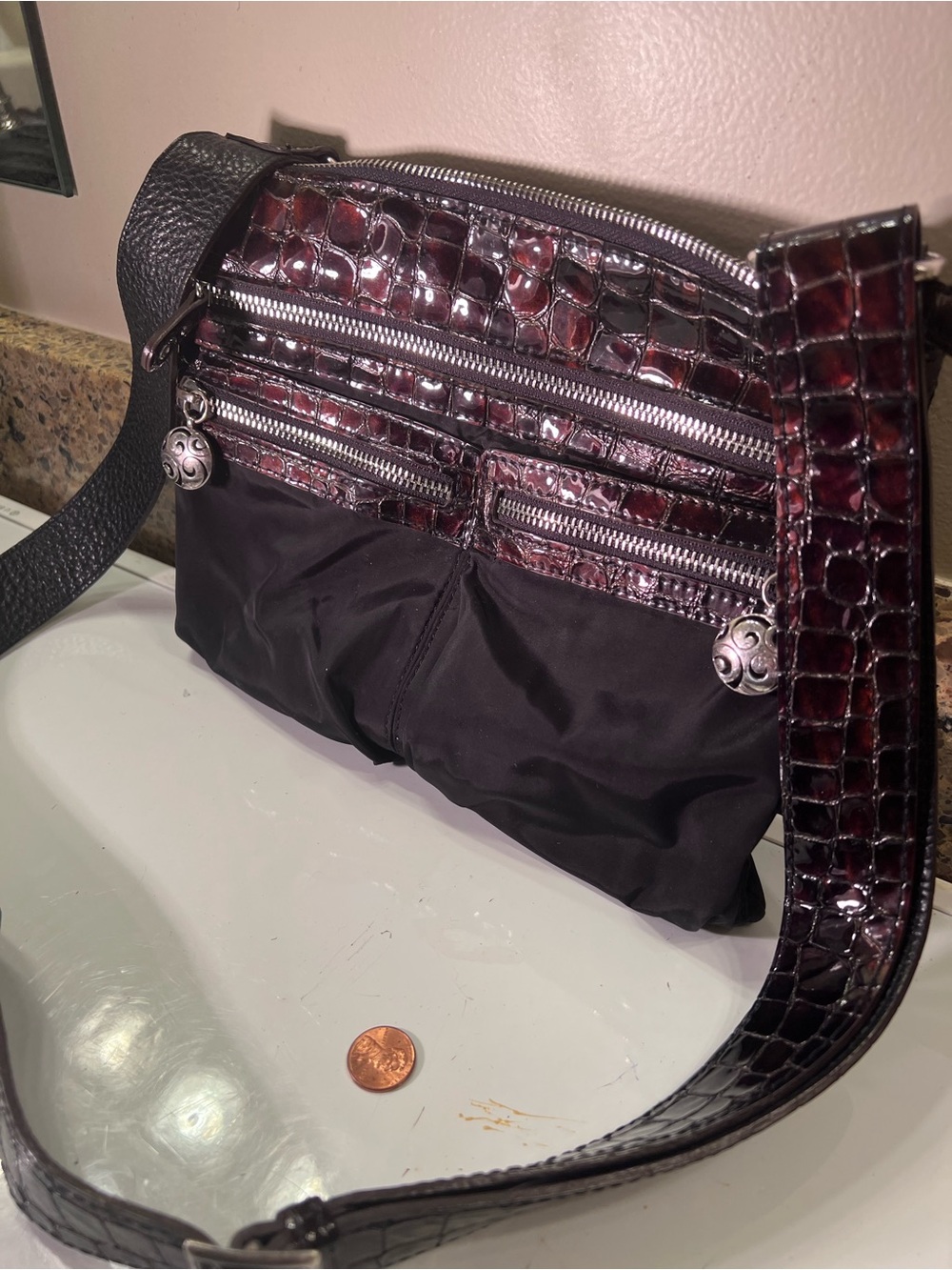 Brighton Go Go Black & Brown Croc-Embossed Leather Crossbody Bag Purse 10x8.5”
